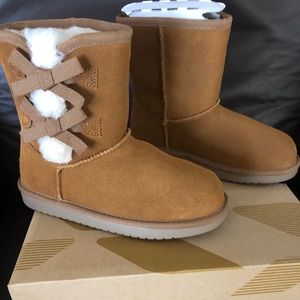 Kookaburra by Ugg girls short boot NIB
